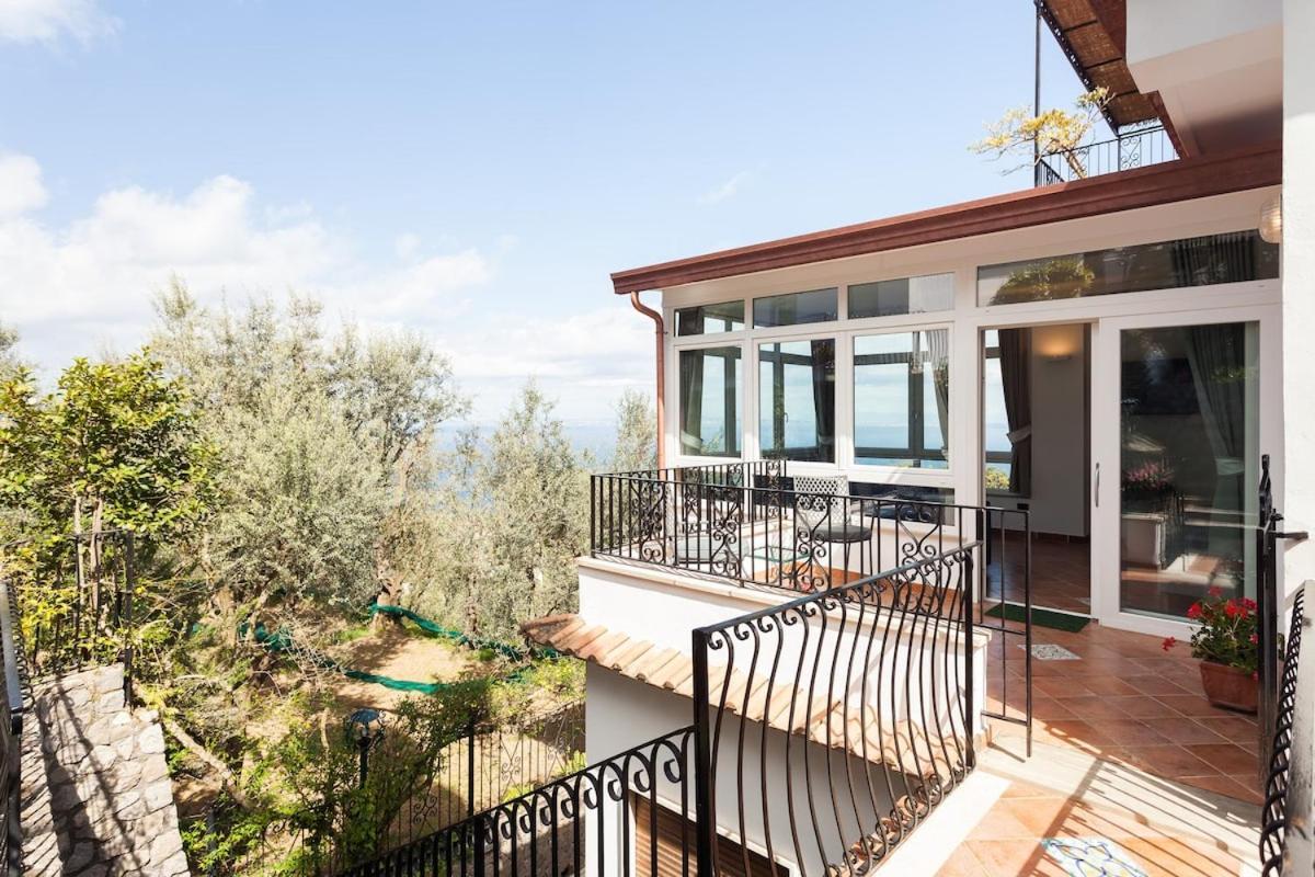 Angela With Private Pool And Sea View Sorrento