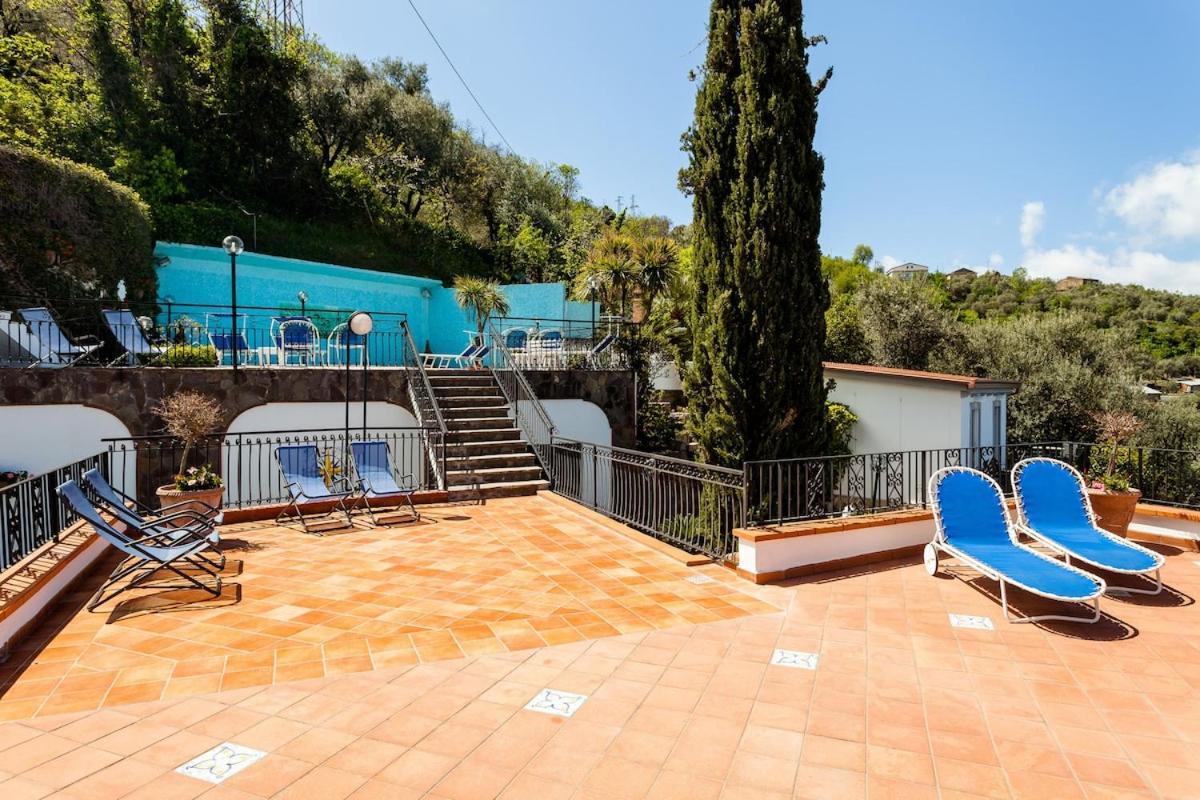 Angela With Private Pool And Sea View Sorrento