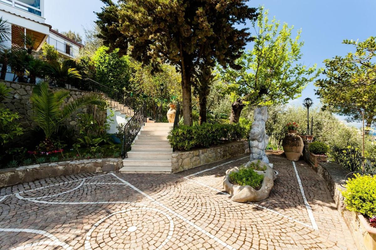 Villa Angela With Private Pool And Sea View Sorrento