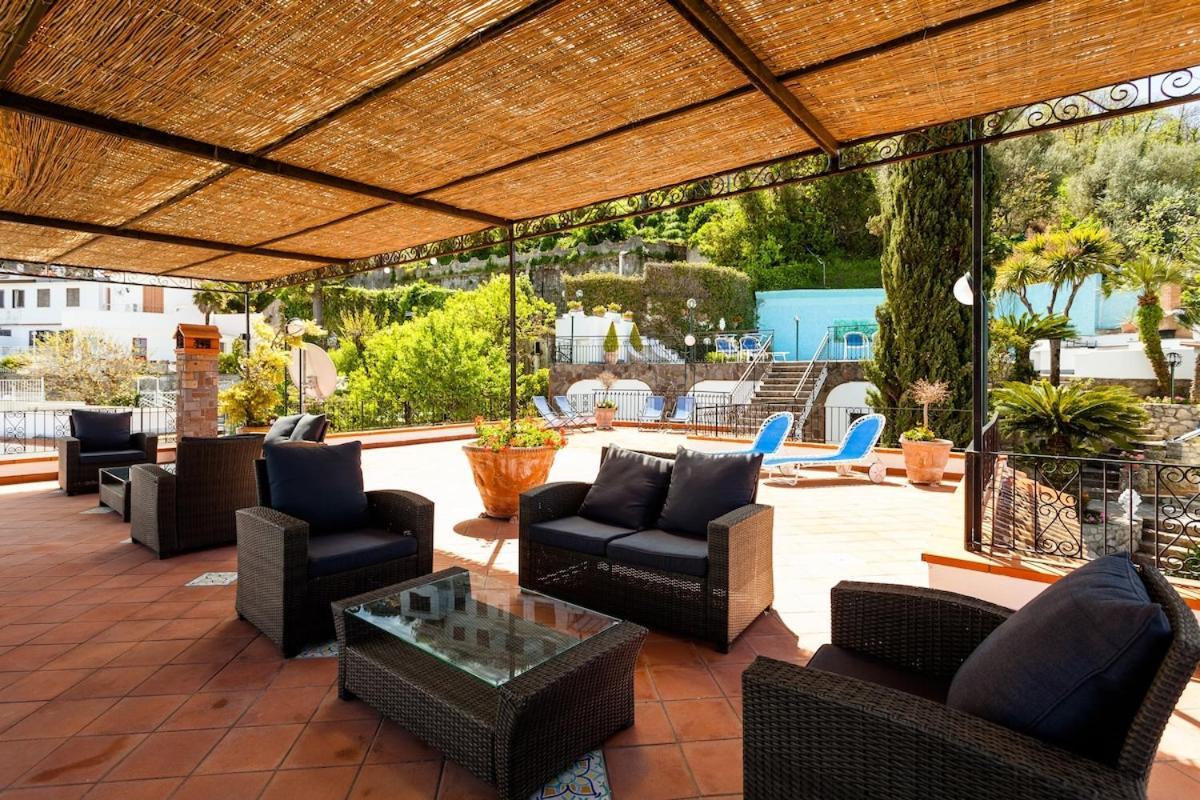 Angela With Private Pool And Sea View Villa *