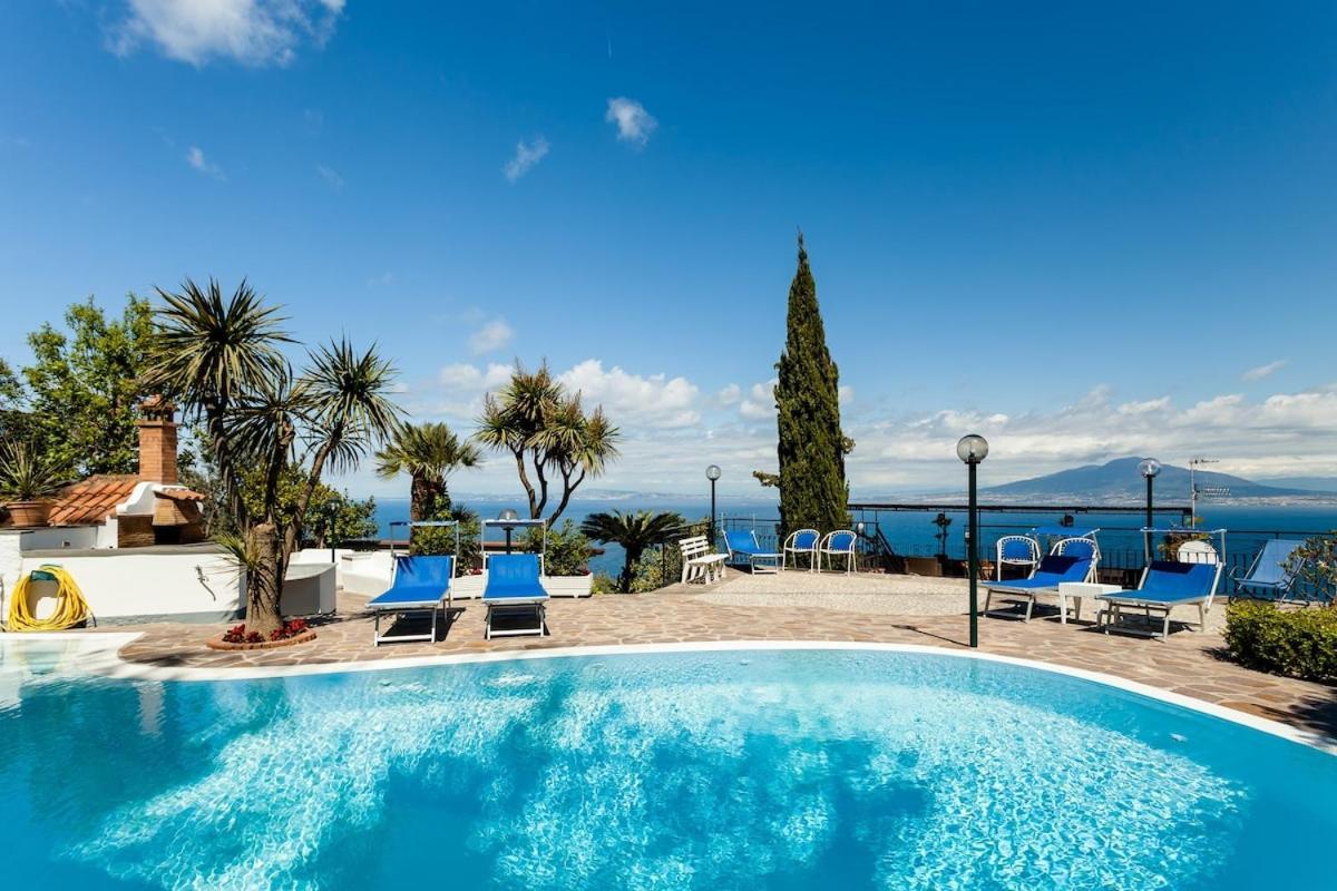 Angela With Private Pool And Sea View Sorrento